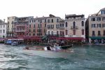 PICTURES/Venice - Canal Shots/t_canal29.JPG